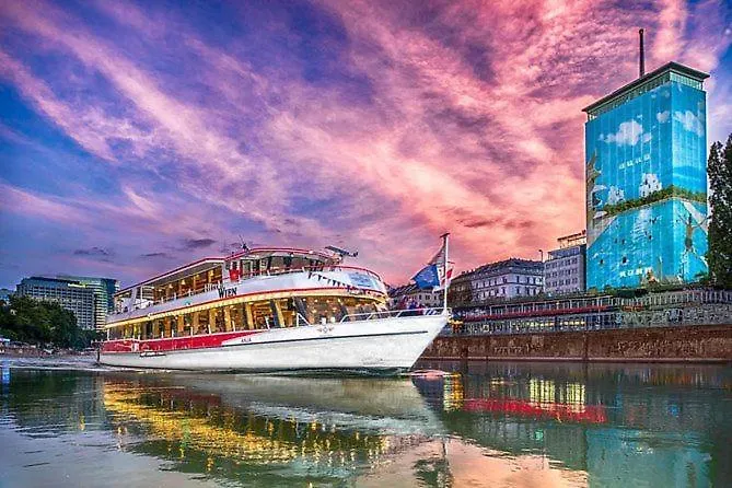 Family Deluxe A Stone Throw From The City Centre And Danube Vienna 0*,