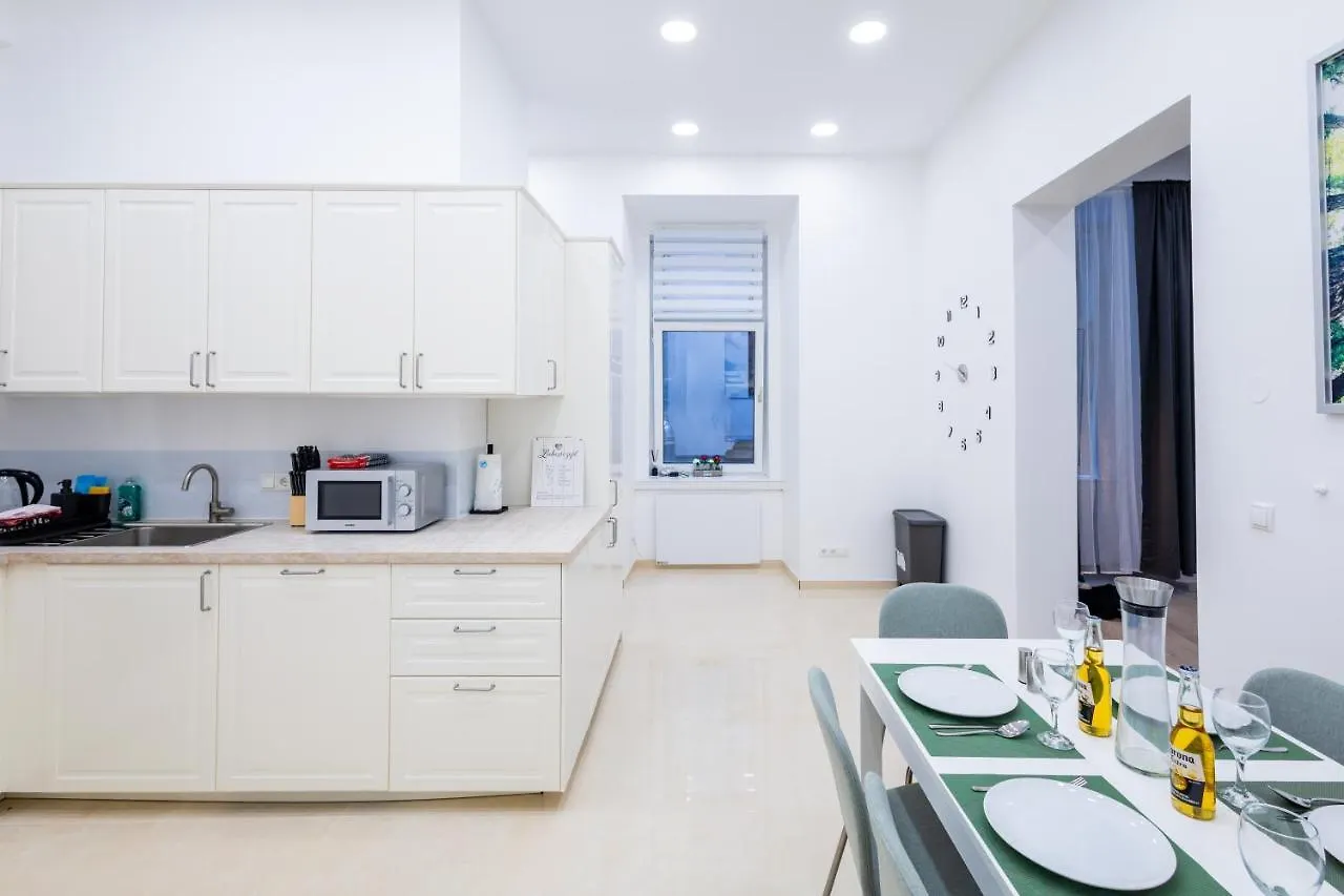 Apartment Family Deluxe A Stone Throw From The City Centre And Danube Vienna