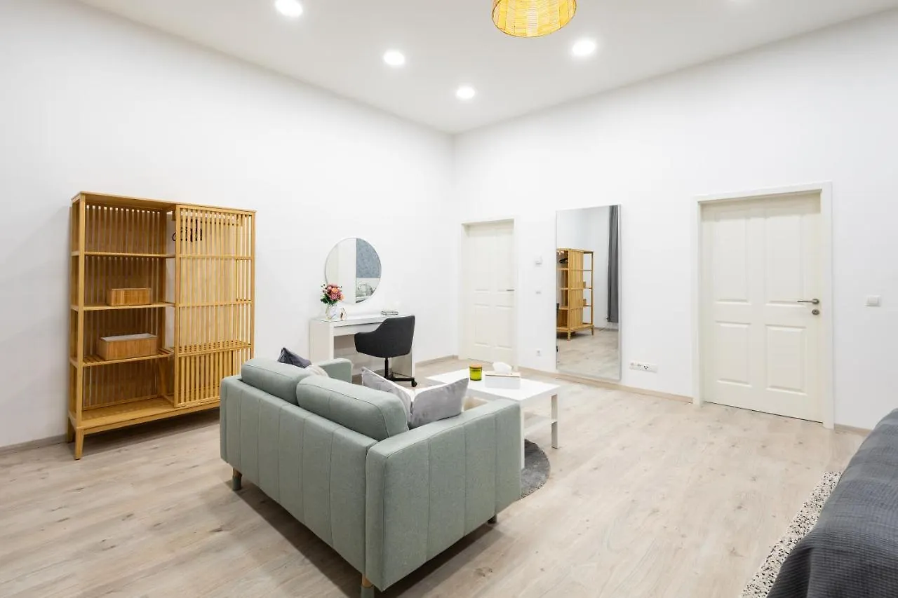 Family Deluxe A Stone Throw From The City Centre And Danube Vienna