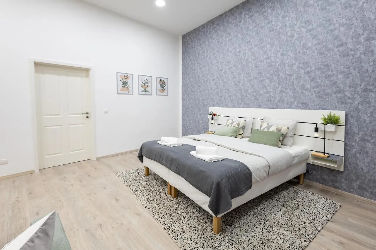 Family Deluxe A Stone Throw From The City Centre And Danube Vienna Apartment