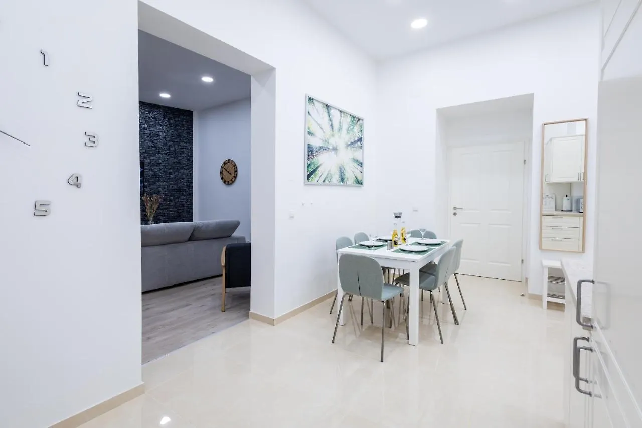 Apartment Family Deluxe A Stone Throw From The City Centre And Danube Vienna