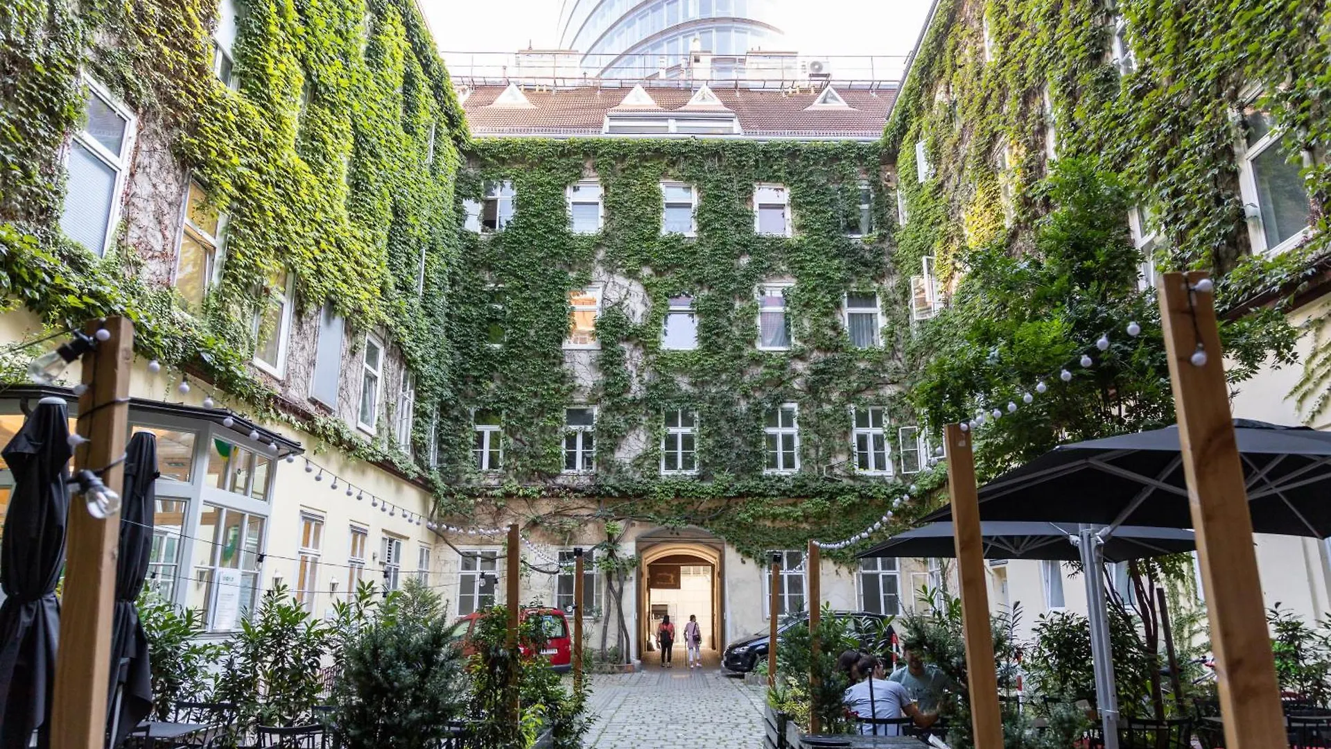 Family Deluxe A Stone Throw From The City Centre And Danube Vienna Austria