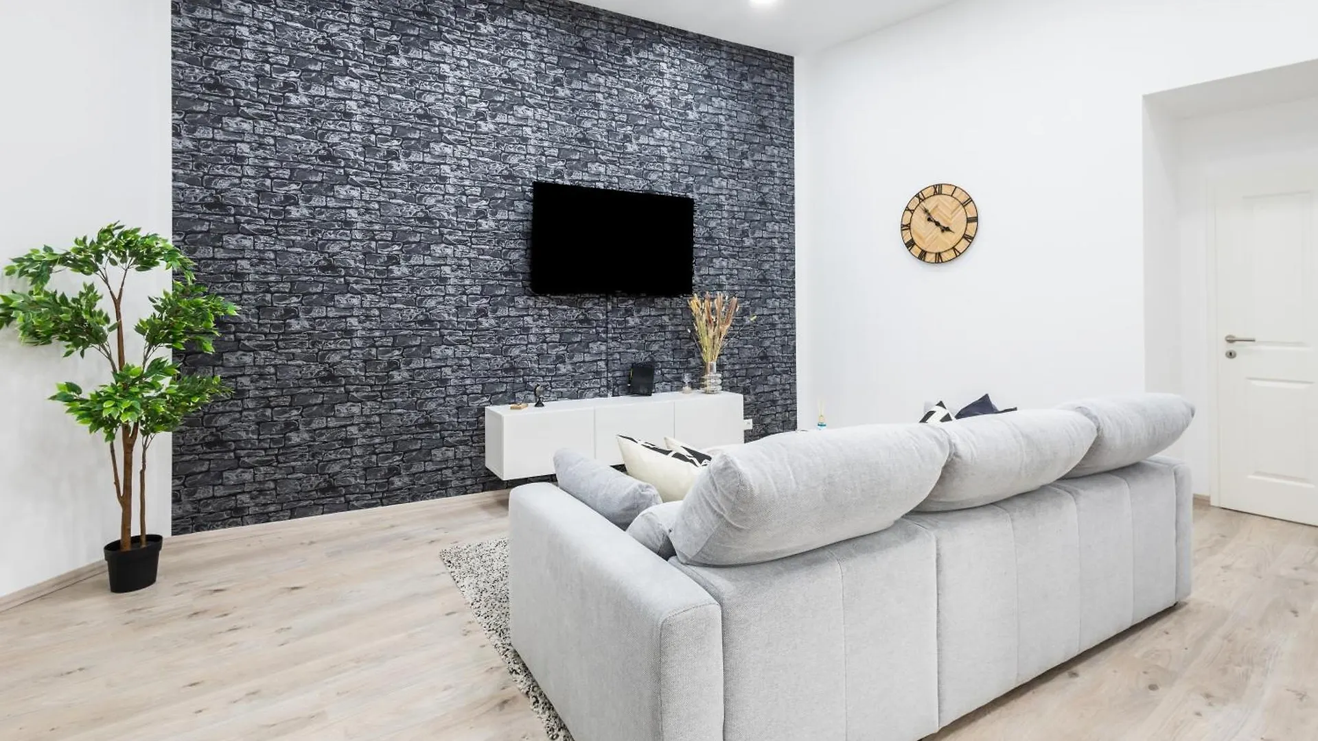 Apartment Family Deluxe A Stone Throw From The City Centre And Danube Vienna